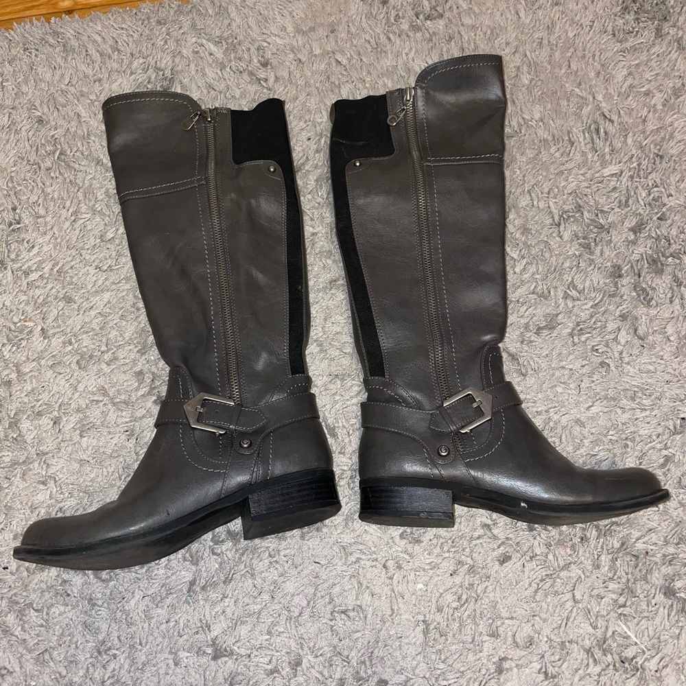 Grey Boots - Picture 2 of 3